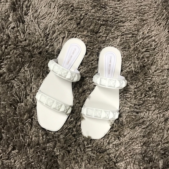 Stuart Weitzman Shoes - 2 Hrs left Stuart Weitzman white rosita sandals